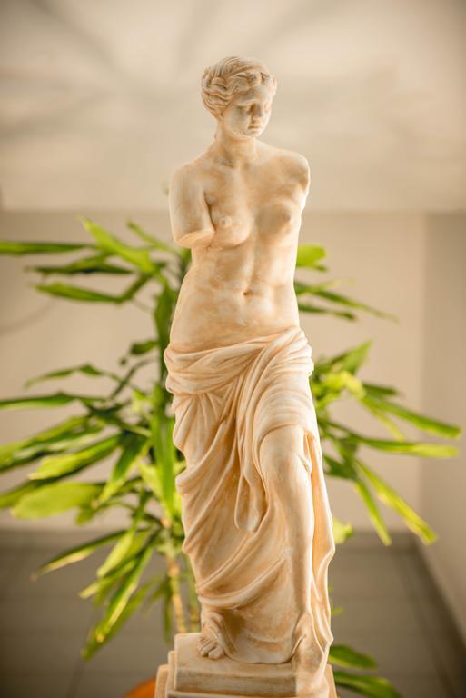 Pantheon Deluxe Apartments アルハンゲロス エクステリア 写真