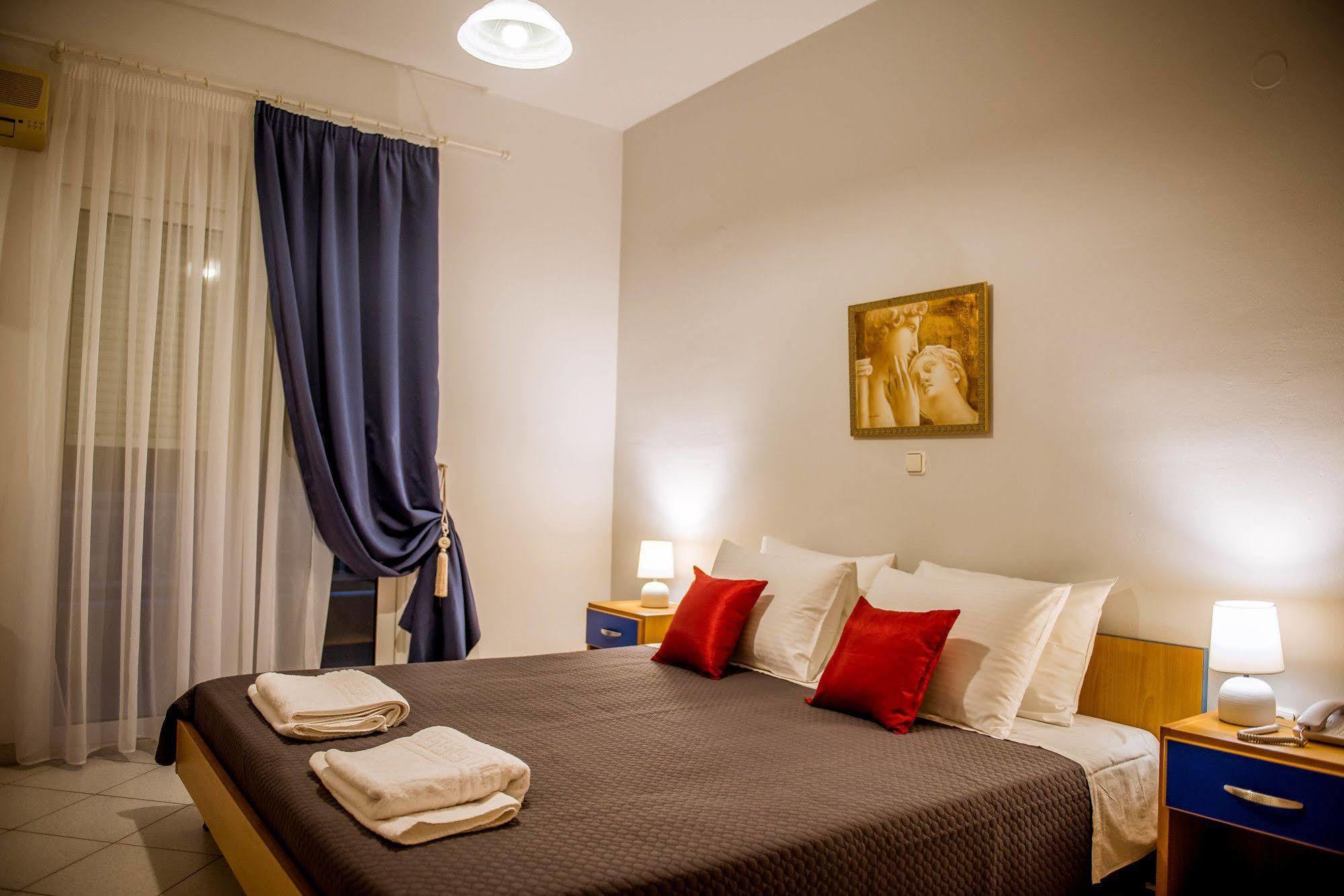 Pantheon Deluxe Apartments アルハンゲロス エクステリア 写真